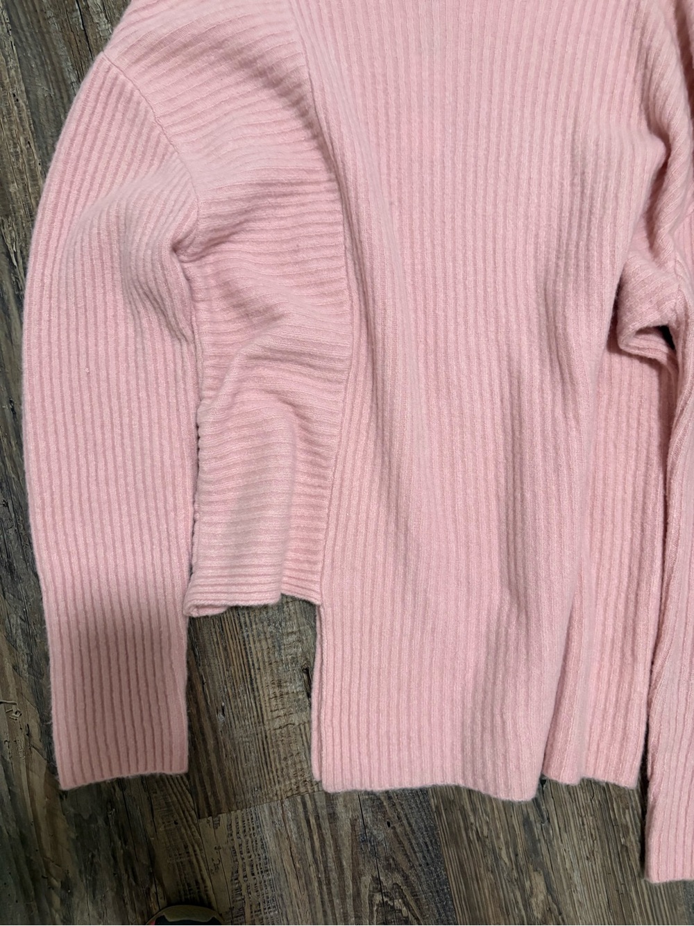 Express Women’s Sweater $20.00 Size Medium New WithTags Never Worn - Picture 2 of 4